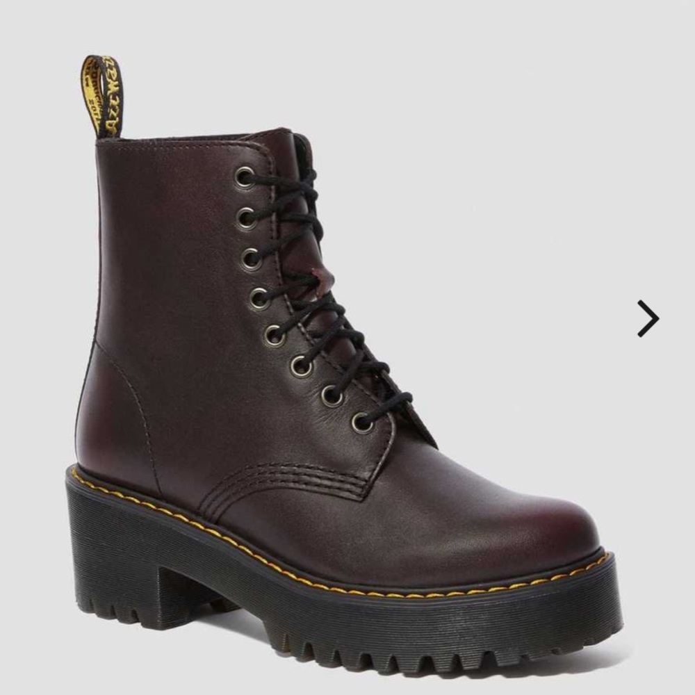 Dr. Martens Shriver Hi boots in burgundy